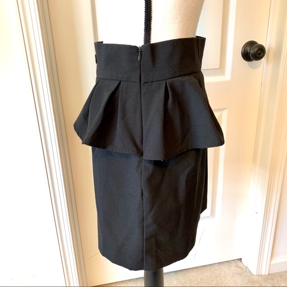 JW Petite Ruffled Hip Pencil Skirt—SZ. 6 Petite - Picture 3 of 12
